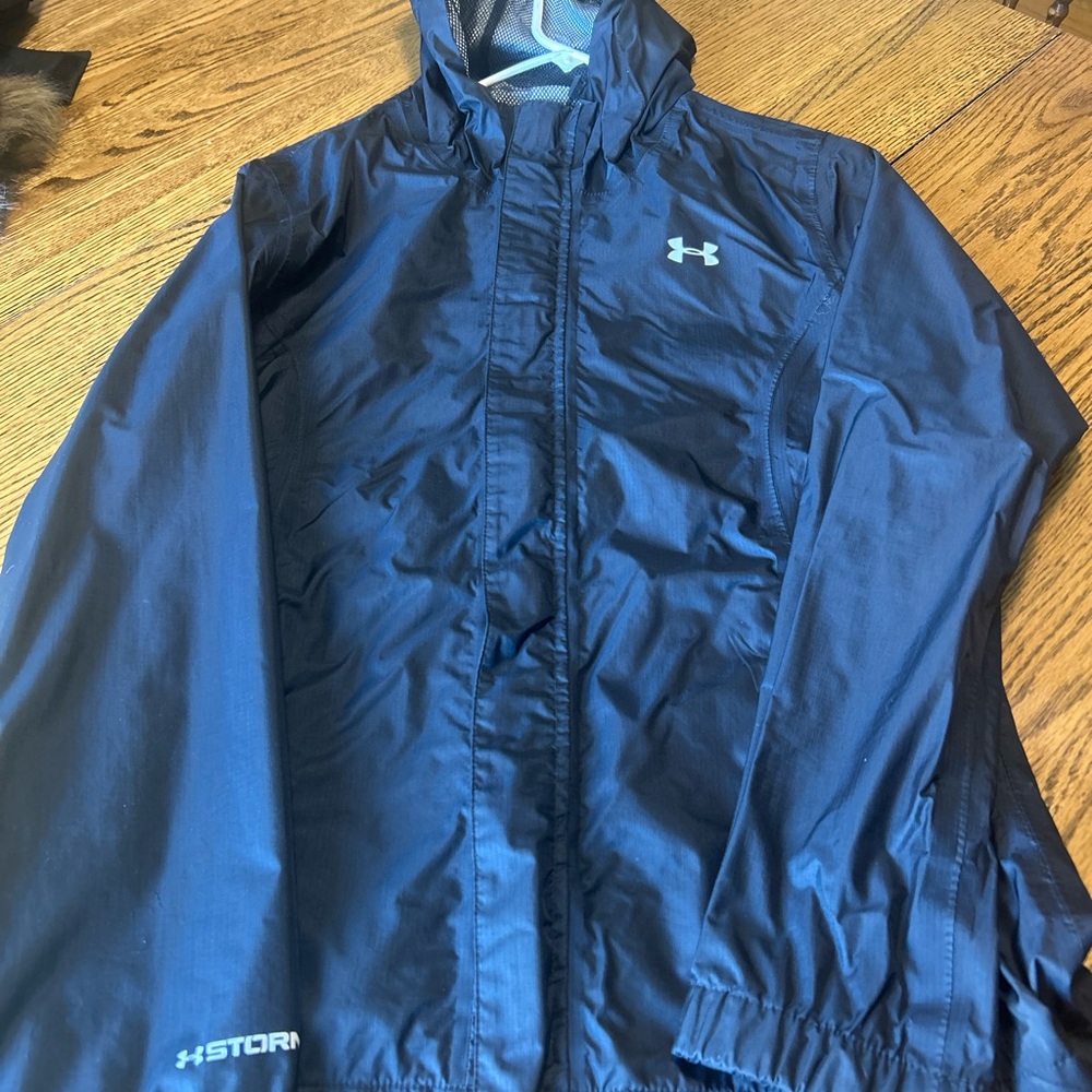 Ladies under armour raincoat size small black